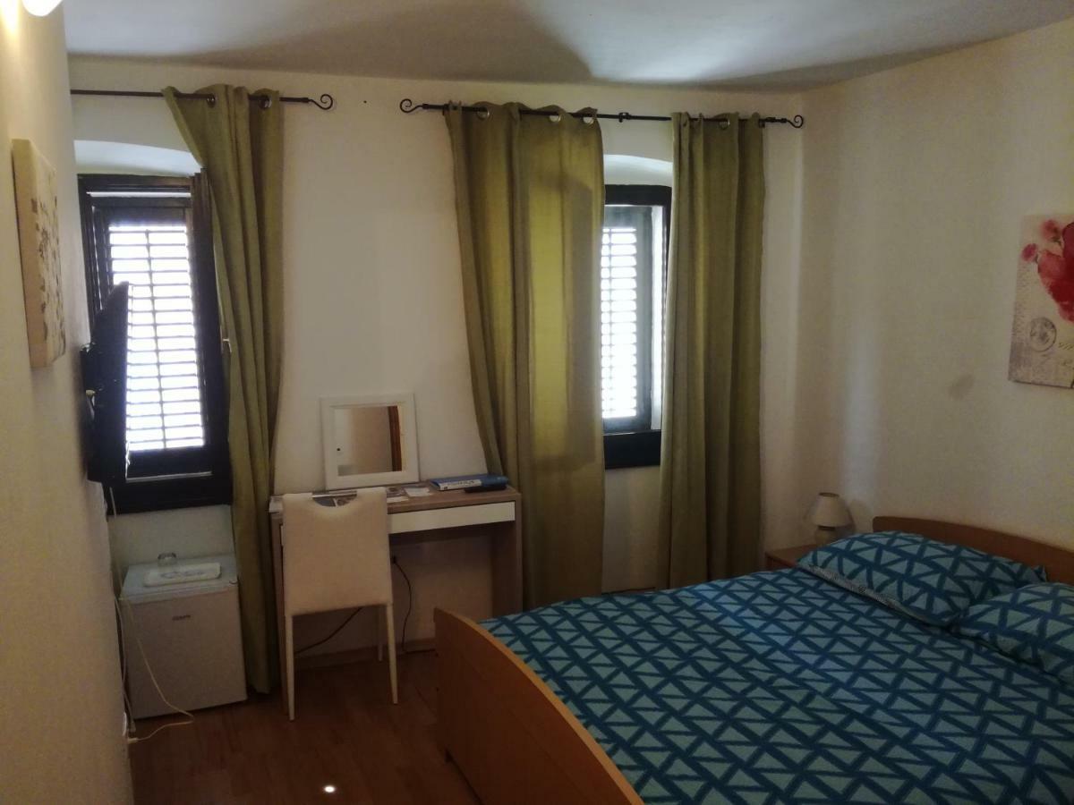 Guest House Kvartin Umag Extérieur photo